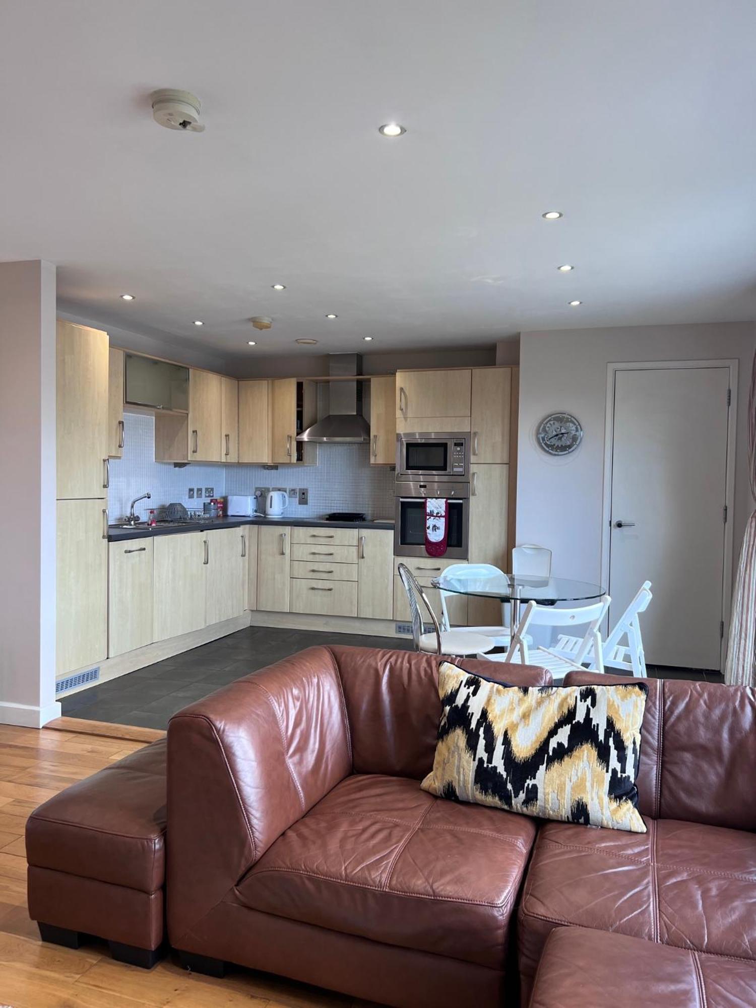 Great City Centre Getaway Apartment 2 Bed Near The Beach And Shopping Area Swansea Luaran gambar
